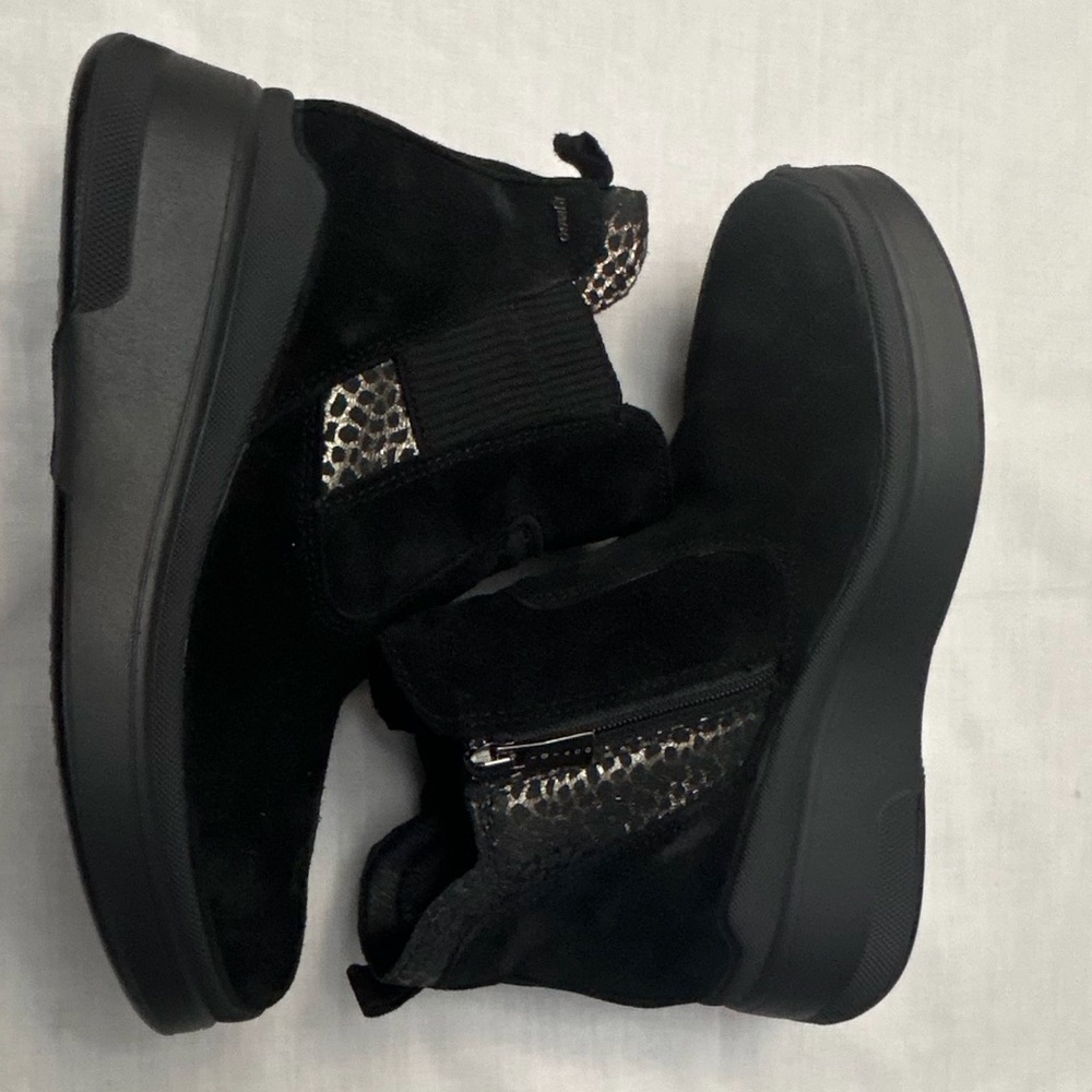 IGL&CO booties - Picture 3 of 13